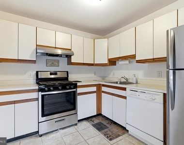 3403 Waltham Court - Photo Thumbnail 10