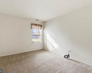 3403 Waltham Court - Photo Thumbnail 12