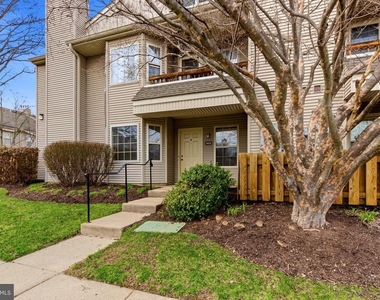 3403 Waltham Court - Photo Thumbnail 2