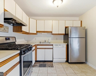3403 Waltham Court - Photo Thumbnail 9