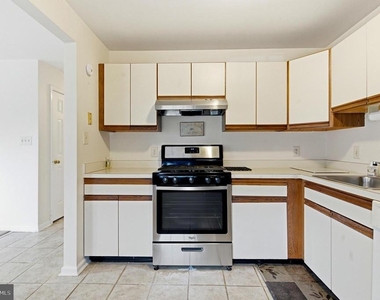 3403 Waltham Court - Photo Thumbnail 11