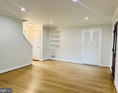 2500 Lake Avenue - Photo Thumbnail 5