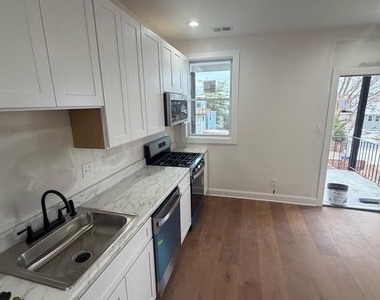 1224 Maryland Avenue Ne - Photo Thumbnail 1