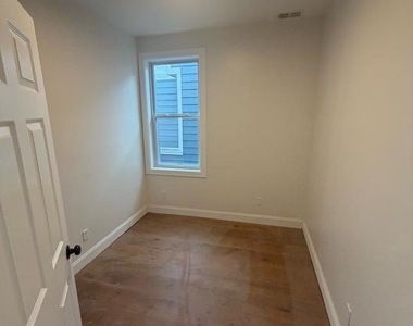 1224 Maryland Avenue Ne - Photo Thumbnail 4