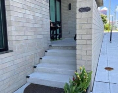 522 S Harrington Street - Photo Thumbnail 5