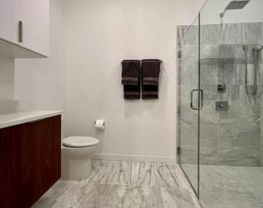 522 S Harrington Street - Photo Thumbnail 12