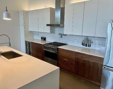 522 S Harrington Street - Photo Thumbnail 8
