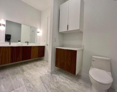 522 S Harrington Street - Photo Thumbnail 15
