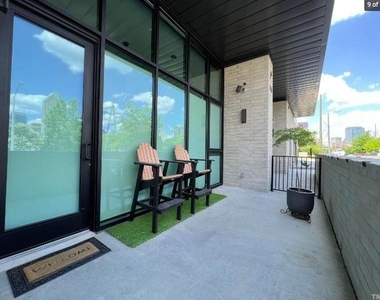 522 S Harrington Street - Photo Thumbnail 4