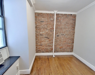 432 East 13th Street - Photo Thumbnail 4
