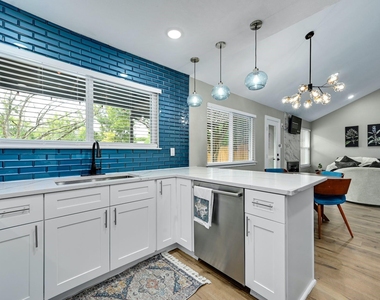 1807 Krizan Ave - Photo Thumbnail 11