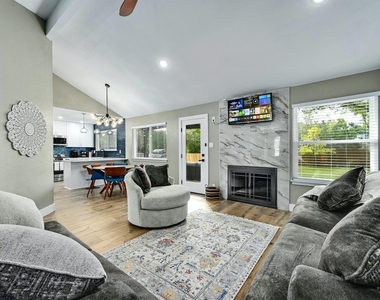 1807 Krizan Ave - Photo Thumbnail 1
