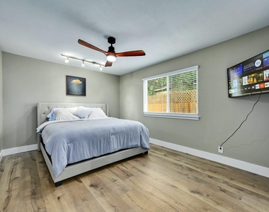 1807 Krizan Ave - Photo Thumbnail 12