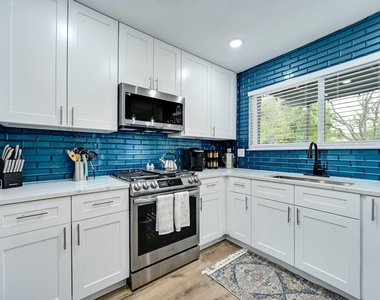 1807 Krizan Ave - Photo Thumbnail 9