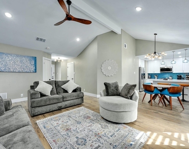 1807 Krizan Ave - Photo Thumbnail 5