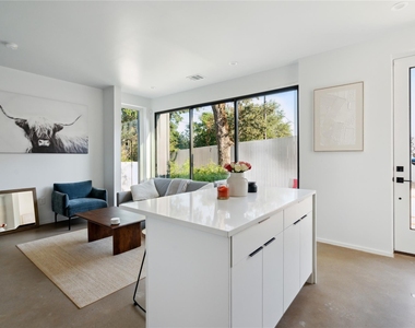 7505 Wynne Ln - Photo Thumbnail 9