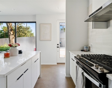 7505 Wynne Ln - Photo Thumbnail 11