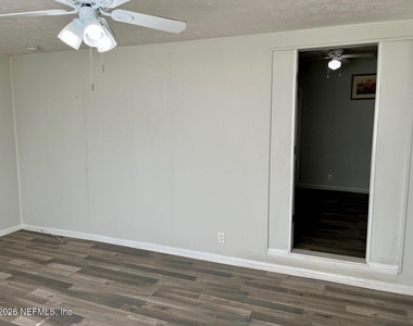 8903 Hipps Road - Photo Thumbnail 3