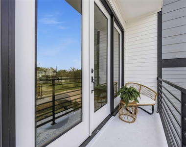 2012 Yates Street - Photo Thumbnail 44