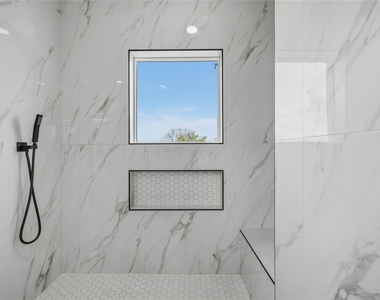2012 Yates Street - Photo Thumbnail 42