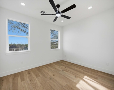 2012 Yates Street - Photo Thumbnail 28