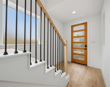 2012 Yates Street - Photo Thumbnail 3