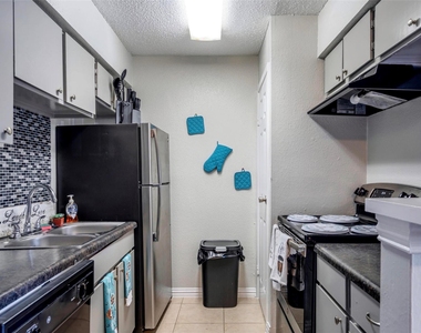 311 Highland Cross Drive - Photo Thumbnail 2