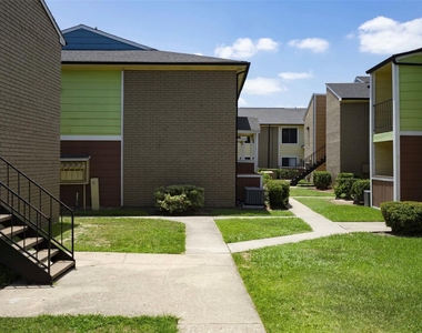 311 Highland Cross Drive - Photo Thumbnail 7