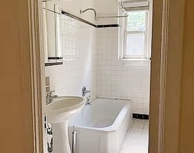 1615 Avenue I - Photo Thumbnail 3