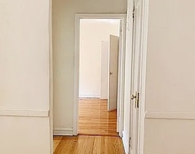 1615 Avenue I - Photo Thumbnail 4