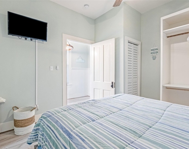 1208 Avenue K Drive - Photo Thumbnail 7