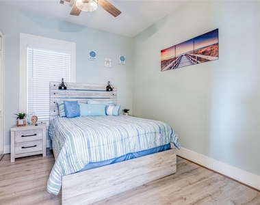 1208 Avenue K Drive - Photo Thumbnail 6