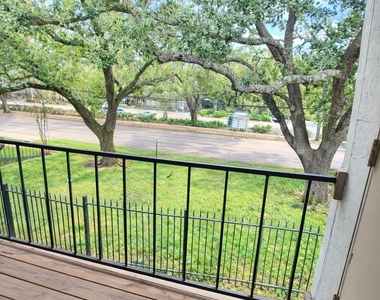 2425 Augusta Drive - Photo Thumbnail 20