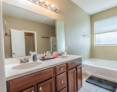 307 Autumn Creek Lane - Photo Thumbnail 22
