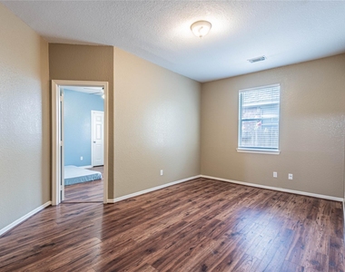 307 Autumn Creek Lane - Photo Thumbnail 25