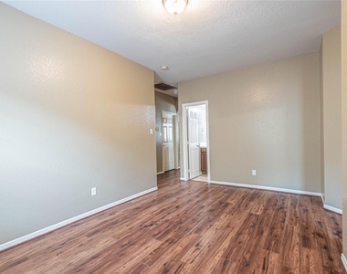 307 Autumn Creek Lane - Photo Thumbnail 24
