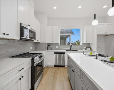 2014 Yates Street - Photo Thumbnail 13