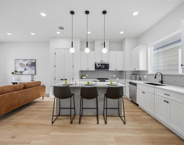 2014 Yates Street - Photo Thumbnail 11