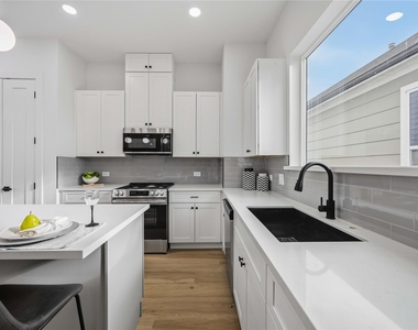 2014 Yates Street - Photo Thumbnail 12