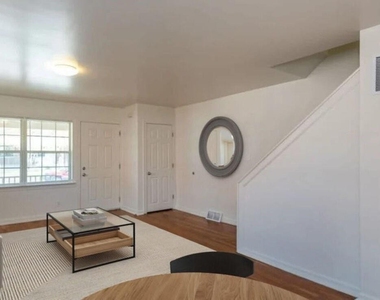 416 Sussex Ave - Photo Thumbnail 7