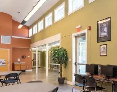 416 Sussex Ave - Photo Thumbnail 4
