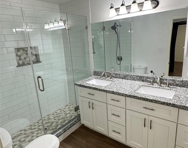 221 Hyta Street - Photo Thumbnail 13
