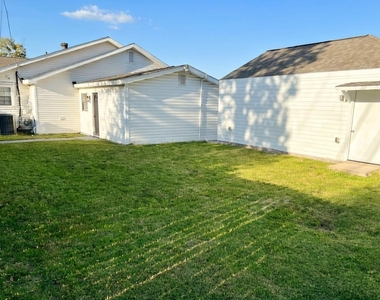 221 Hyta Street - Photo Thumbnail 2