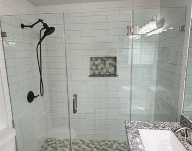 221 Hyta Street - Photo Thumbnail 15