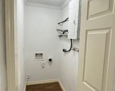 221 Hyta Street - Photo Thumbnail 24