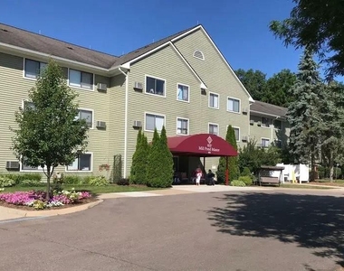 460 W Russell St - Photo Thumbnail 2