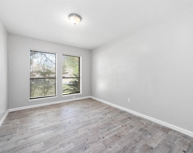 14315 Swanfield Drive - Photo Thumbnail 15