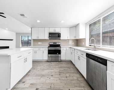 14315 Swanfield Drive - Photo Thumbnail 9