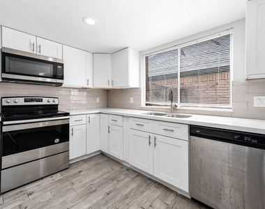 14315 Swanfield Drive - Photo Thumbnail 10