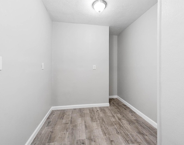 14315 Swanfield Drive - Photo Thumbnail 12